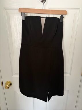Strapless Black Minidress Dress with V-Plunge Neckline (6)